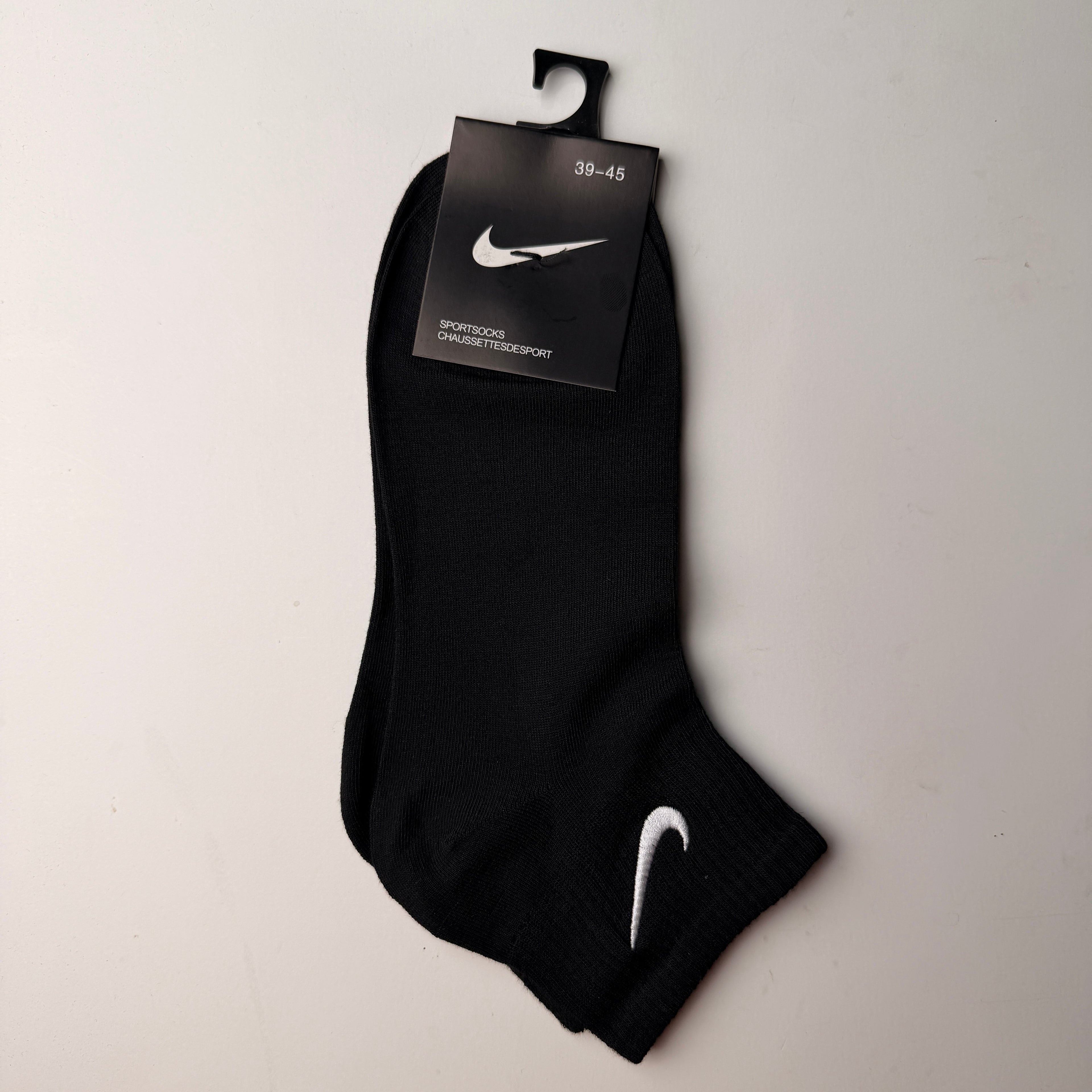 Tin corto Nike con logo bordado
