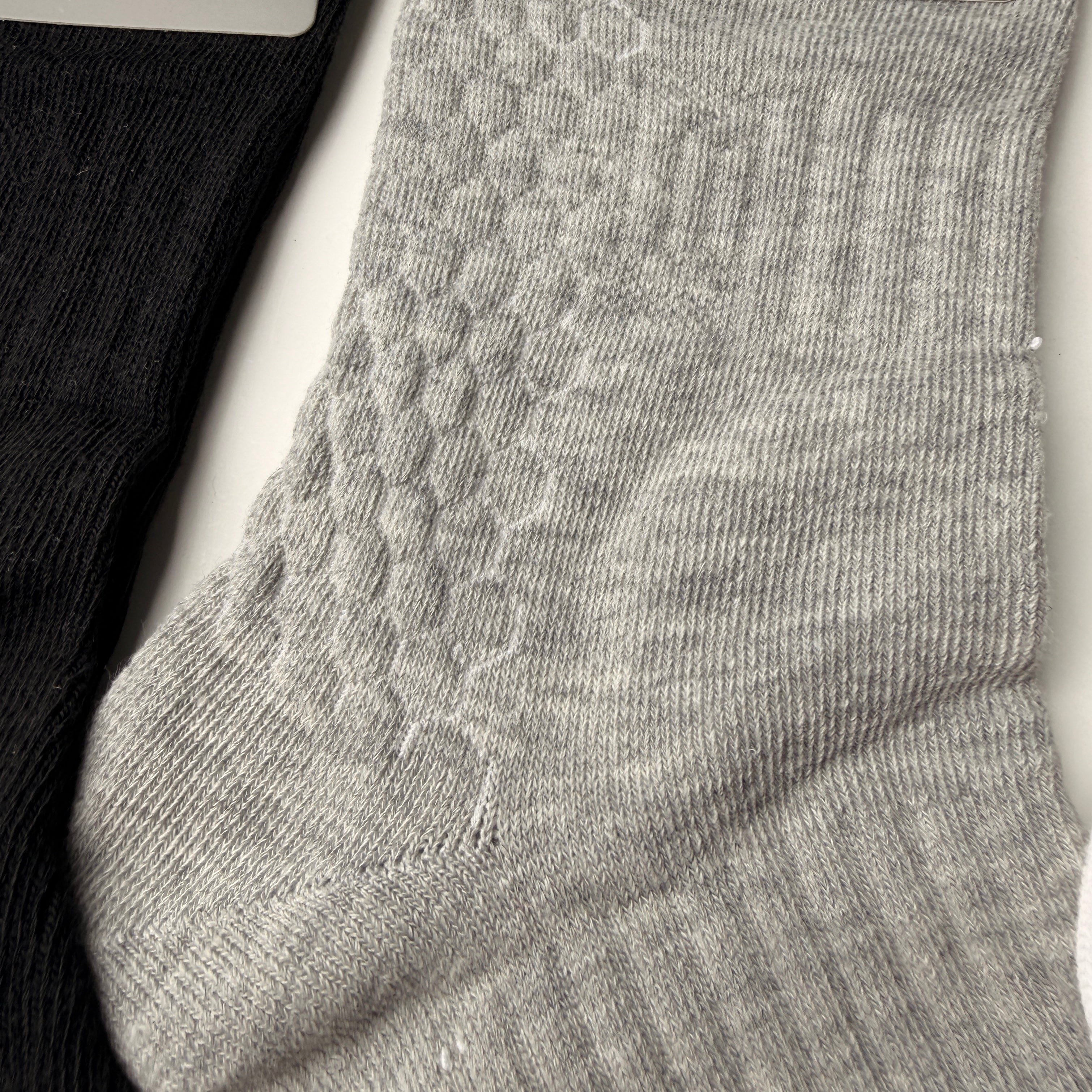 Tin anti olor Qikun con fragancia