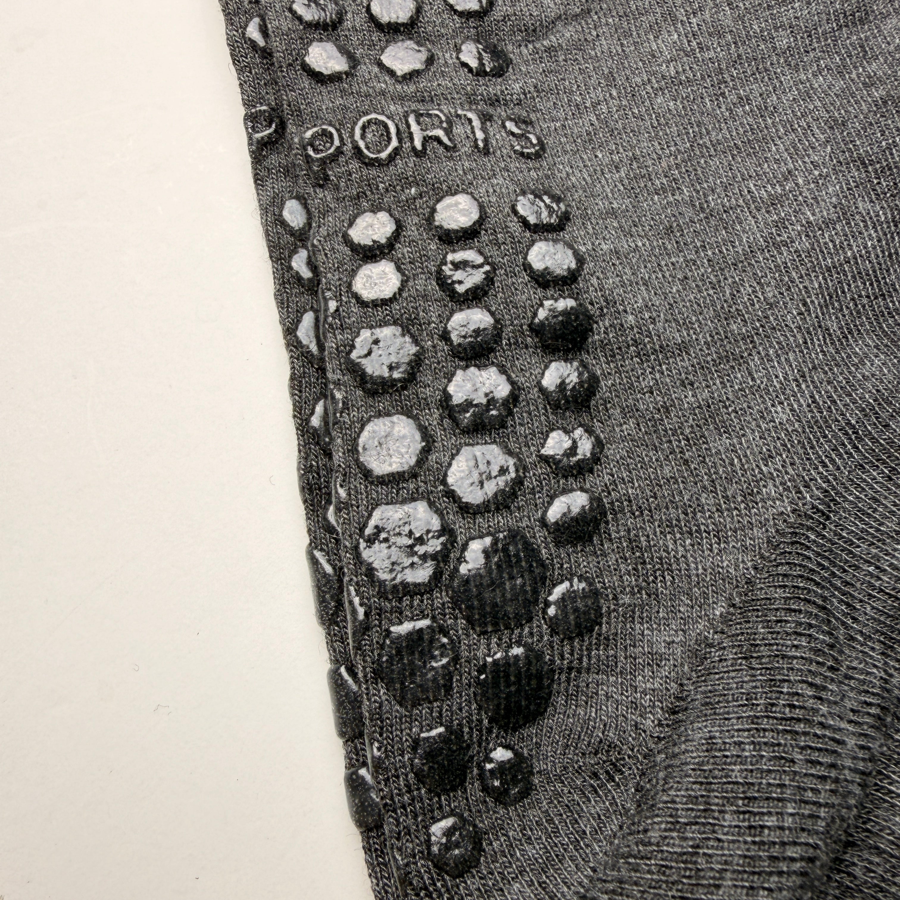 Tin anti derrapante Qikun para Caballero