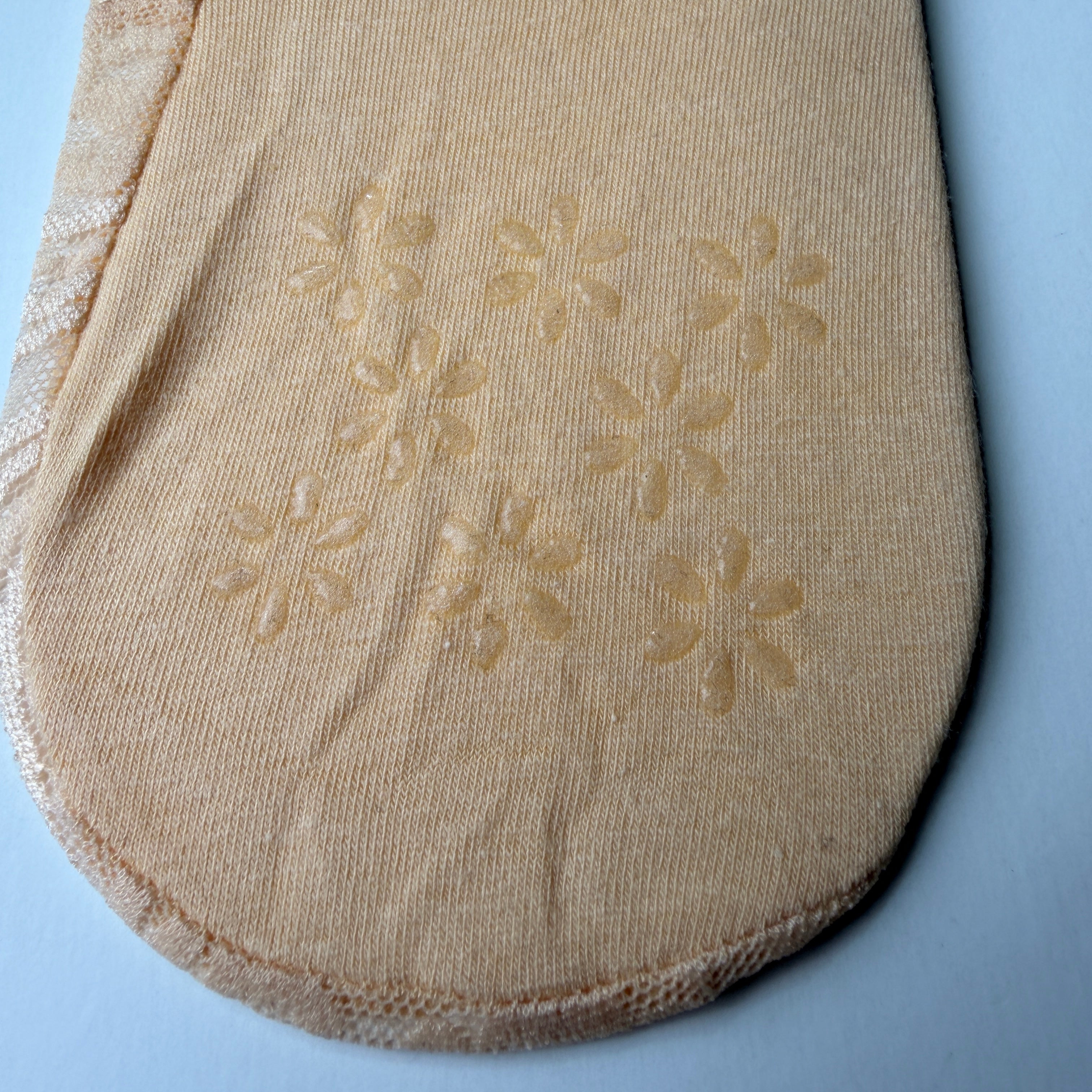 Protector de encaje con antiderrapante para dama BBS