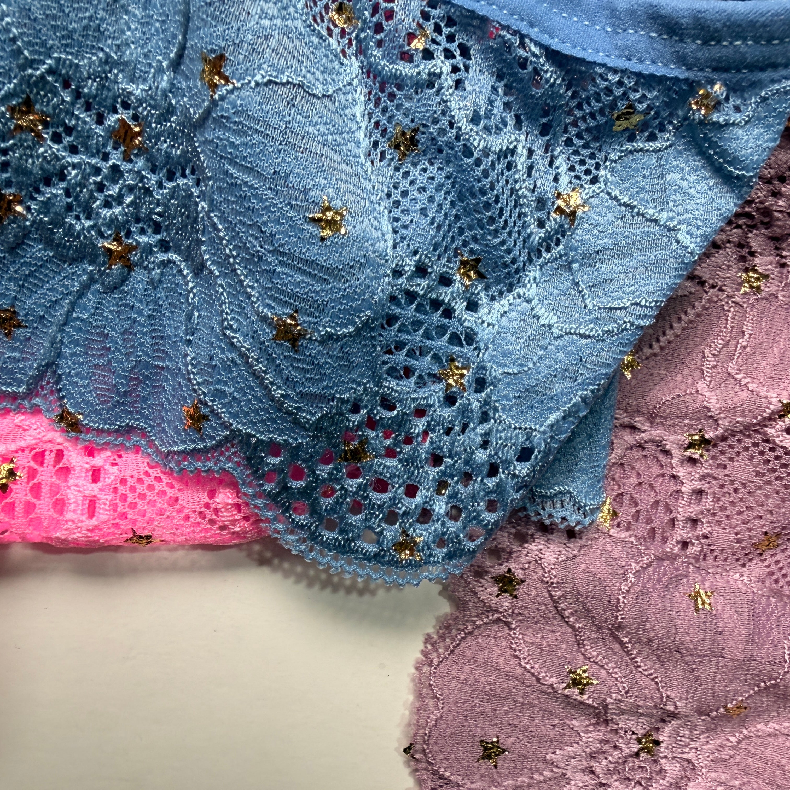 Tanga de encaje fino para dama